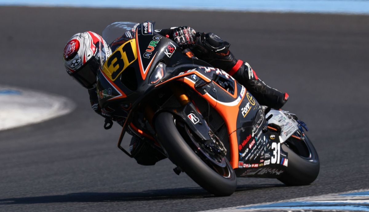 Naomichi Uramoto hace historia con BMW logrando el doblete en el All Japan JSB1000