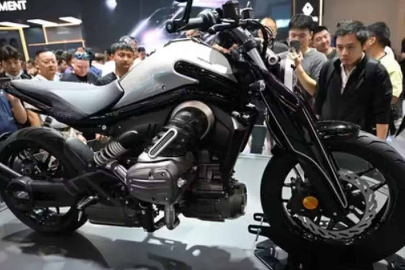 Nueva Benda P51 Concept: Motor bóxer de 250 cc, 70 CV y tecnología híbrida