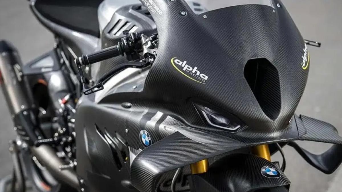 Si tienes una buena cuenta corriente puedes comprar una BMW M 1000 RR de 250 CV como la campeona del mundo