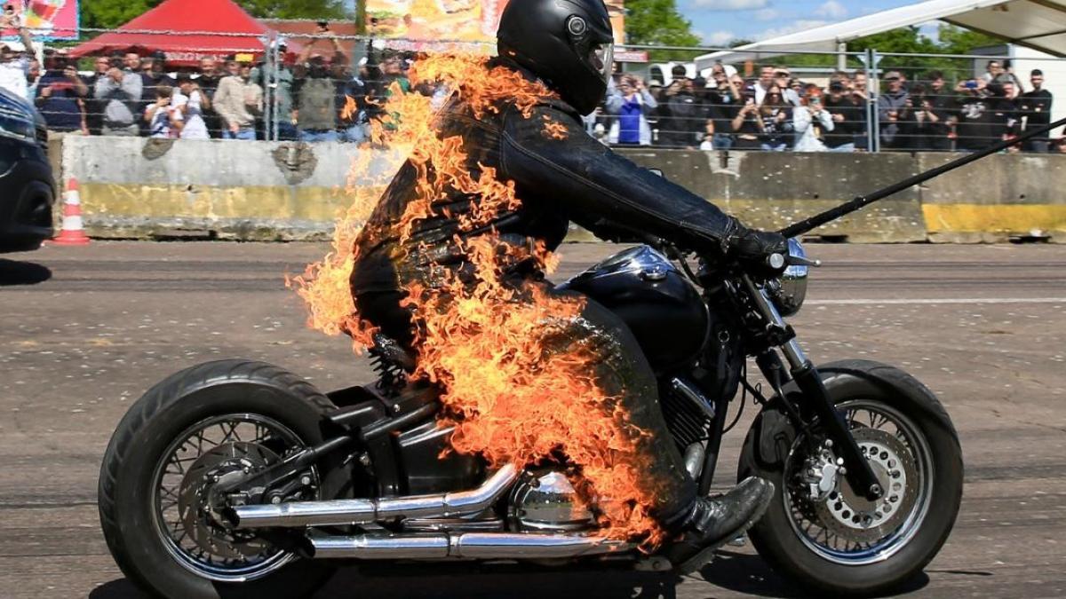 Jonathan Vero, el bombero que se "convirtió" en Ghost Rider y entró en el Libro Guinness de los récords