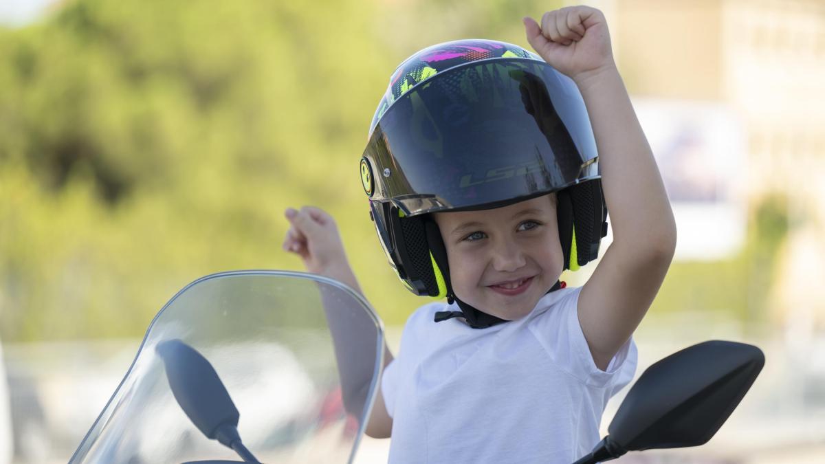 LS2 lanza su nueva gama de cascos junior para una vuelta al cole feliz y segura