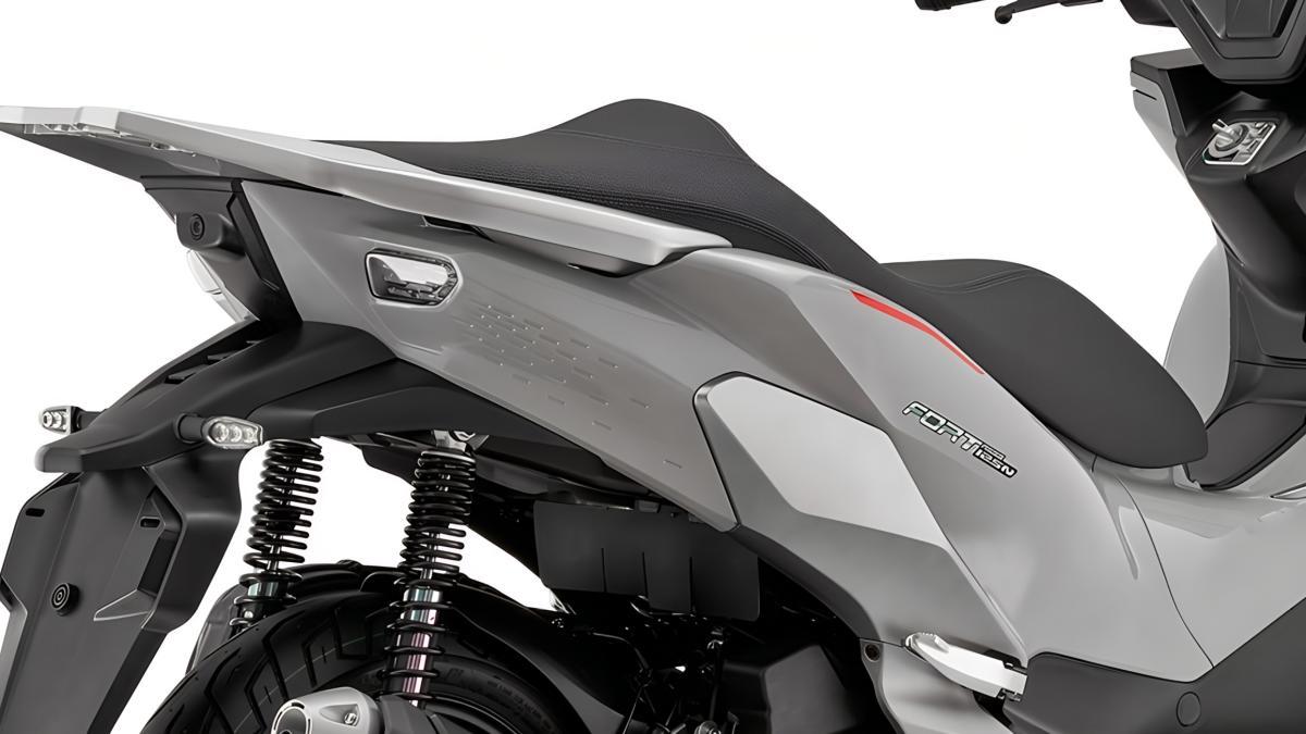 Llega el nuevo scooter GT premium para el carnet de coche que acelera como un 200 c.c., a precio chollo, con cámaras y mucho más