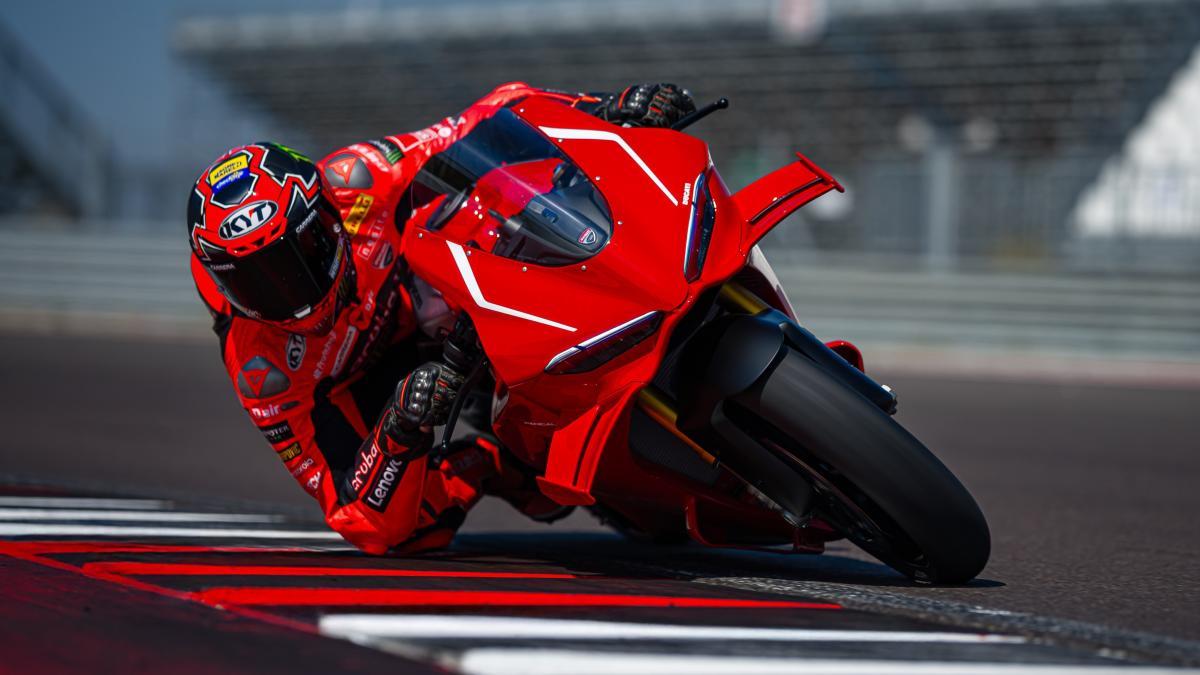 Llega la Ducati de SBK que supera los 330 km/h y que puedes conducir por la calle