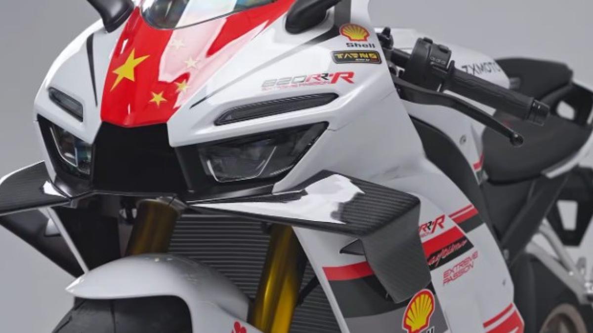 Esta moto deportiva china con motor tricilíndrico y 150 CV va a dar mucho de qué hablar