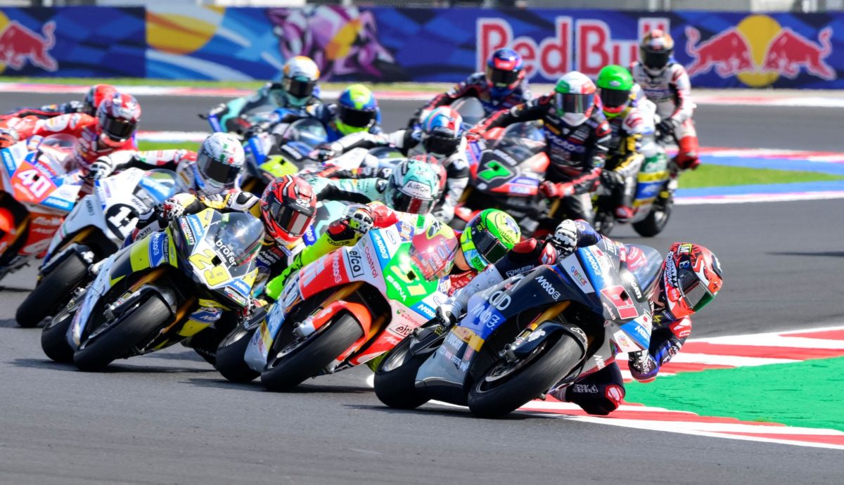 Alessandro Zaccone gana para liderar MotoE y Matteo Ferrari despide Misano con victoria