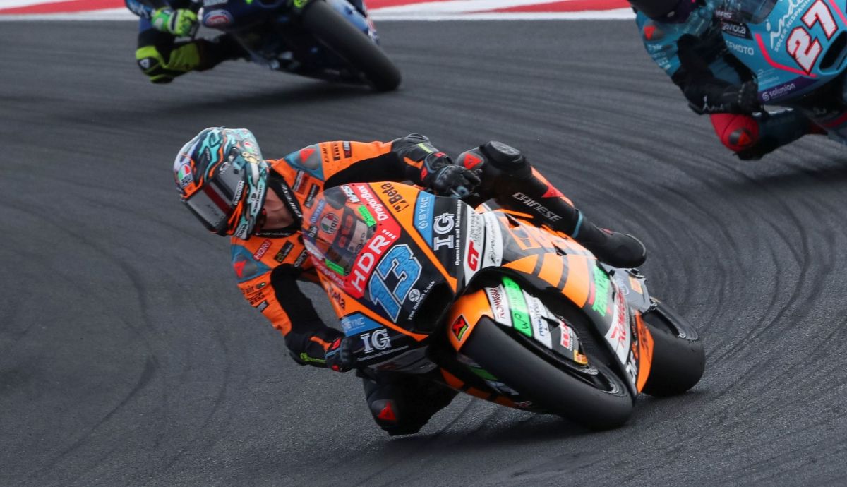 Celestino Vietti contiene a Barry Baltus en Misano con otro podio de Dani Holgado