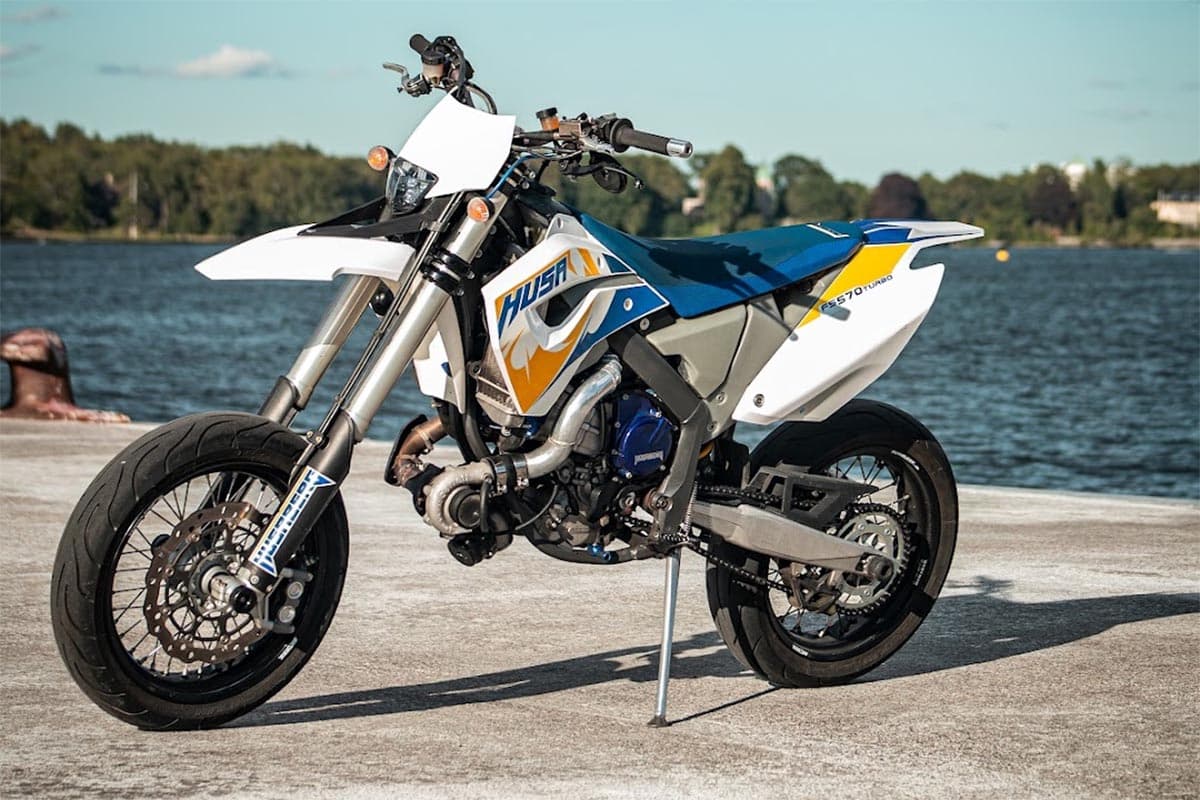 Si no te parece suficiente la potencia de la Husaberg FS 570 siempre puedes ponerle un turbo…