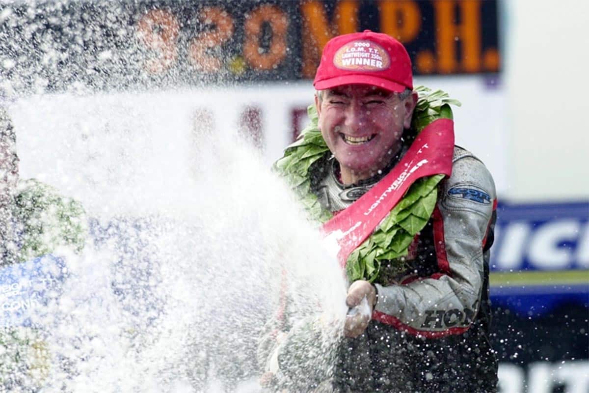 Dos de las joyas de Joey Dunlop podrían acabar en tu casa