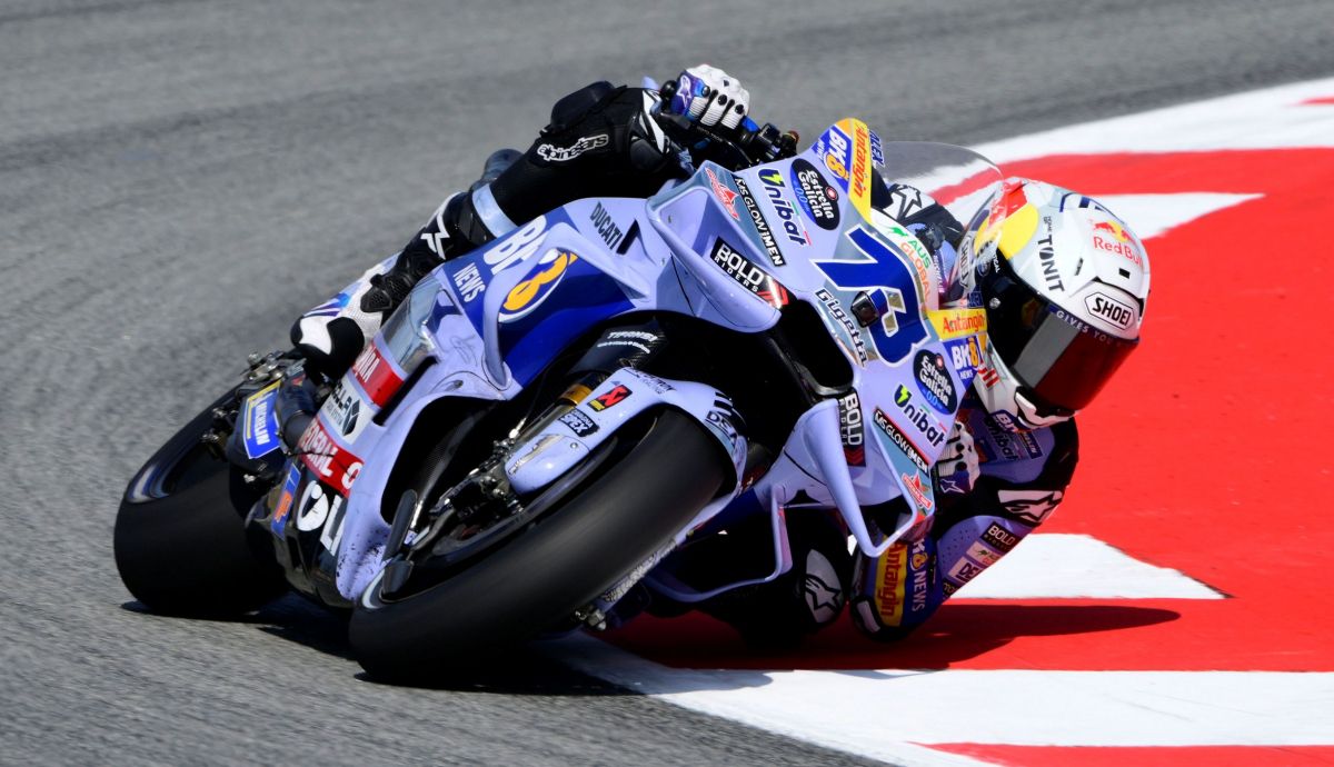 Álex Márquez hace una pole de récord en Catalunya y Pecco Bagnaia se hunde más