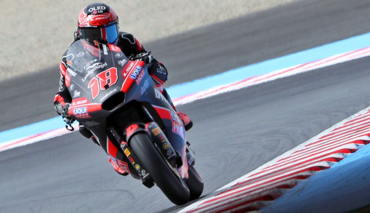 Manu González pole de récord en Motegi ante Holgado y Alonso