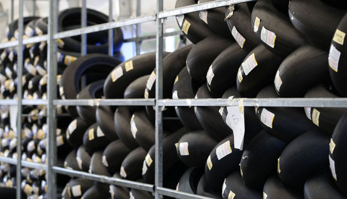 Pirelli hace su primer test para MotoGP 2027 con 5 marcas