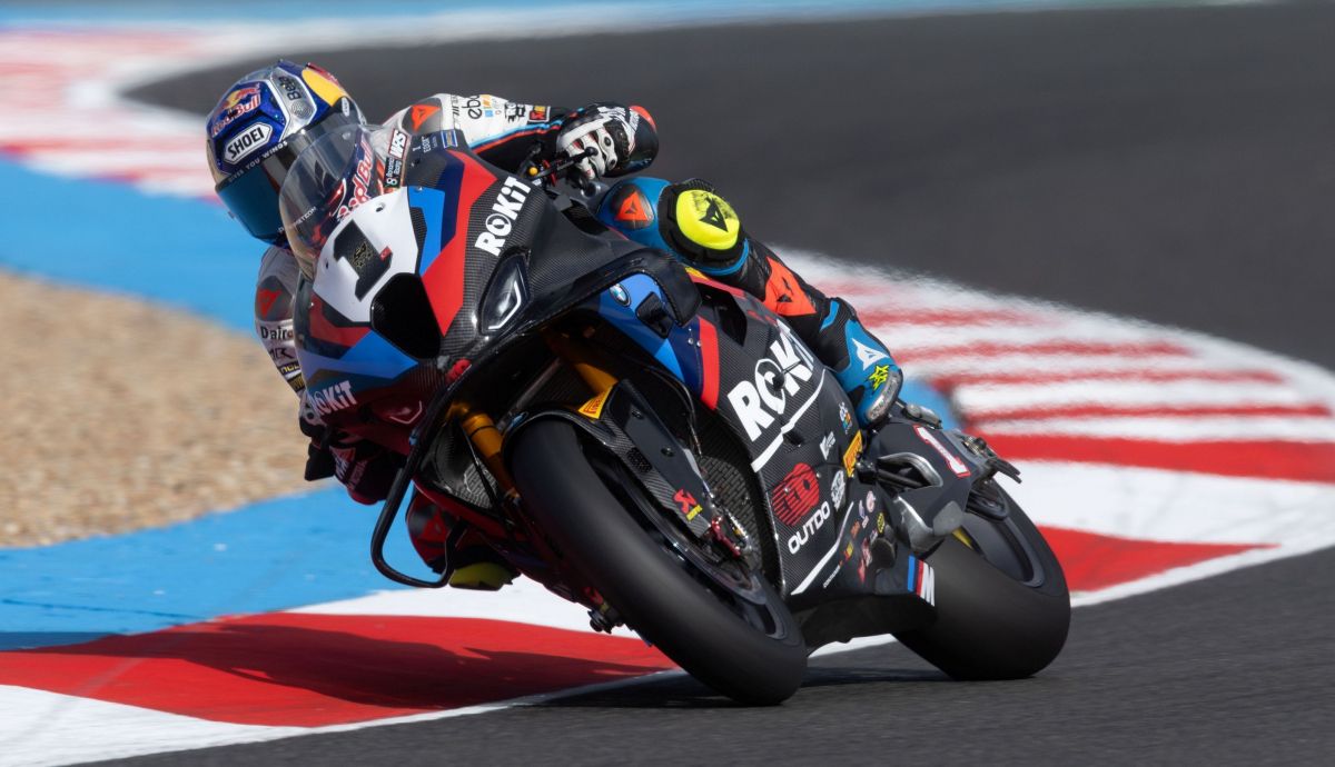 Toprak Razgatlioglu domina de principio a fin en Magny-Cours ante Nicolò Bulega