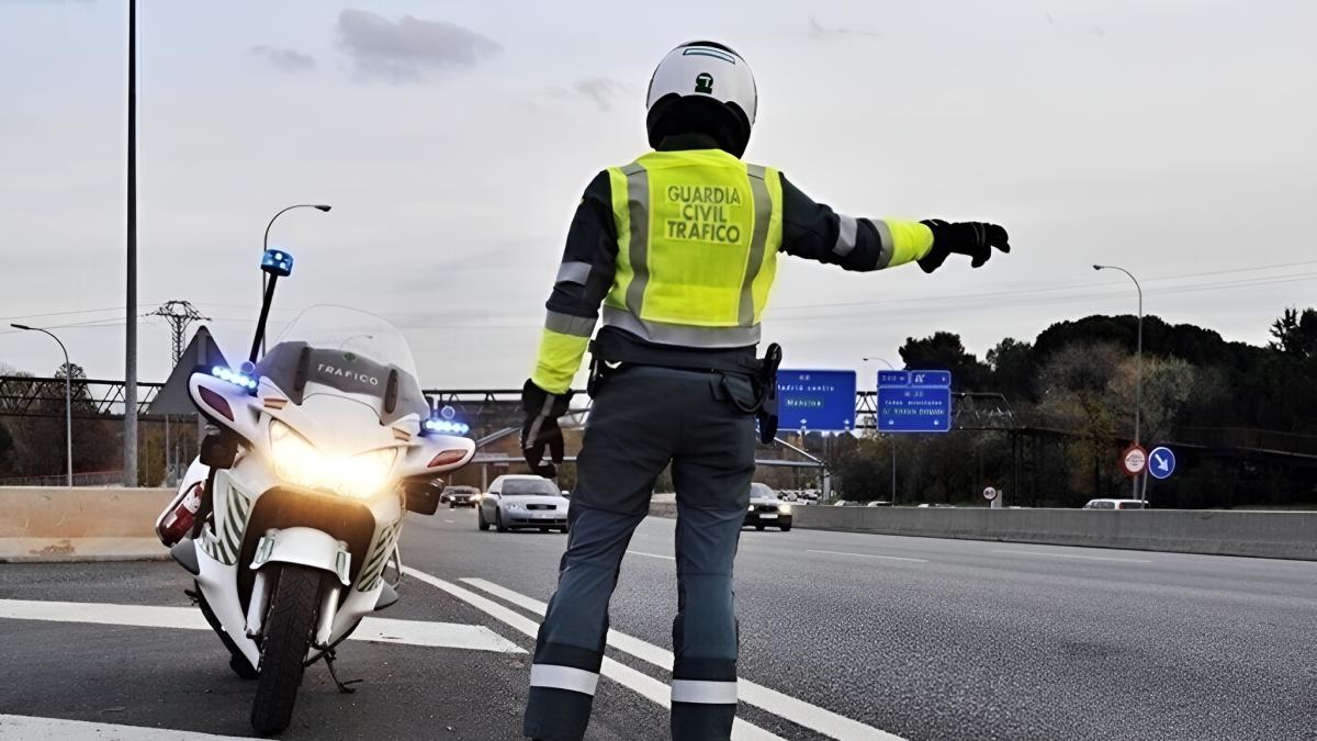 Llega una nueva señal de circulación a las carretas y ciudades de España: así es la S-49 y para qué sirve