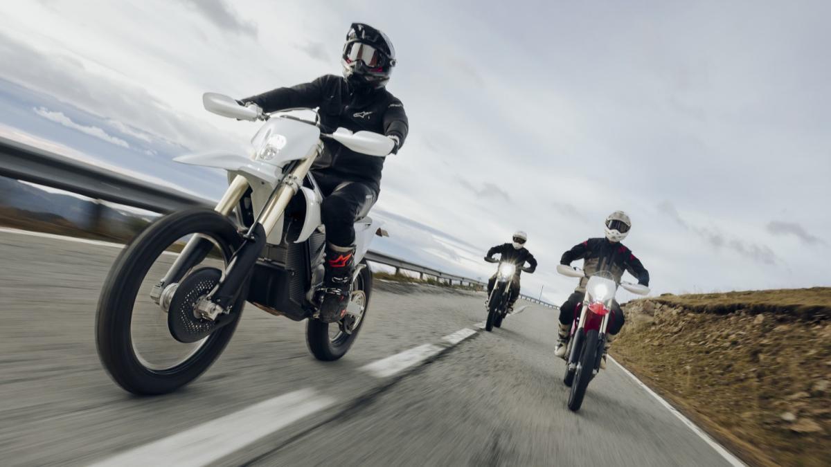 Las motos y scooters eléctricas más vendidas de septiembre 2025, una moto española de 12.000 euros en el podio y cifras acumuladas positivas
