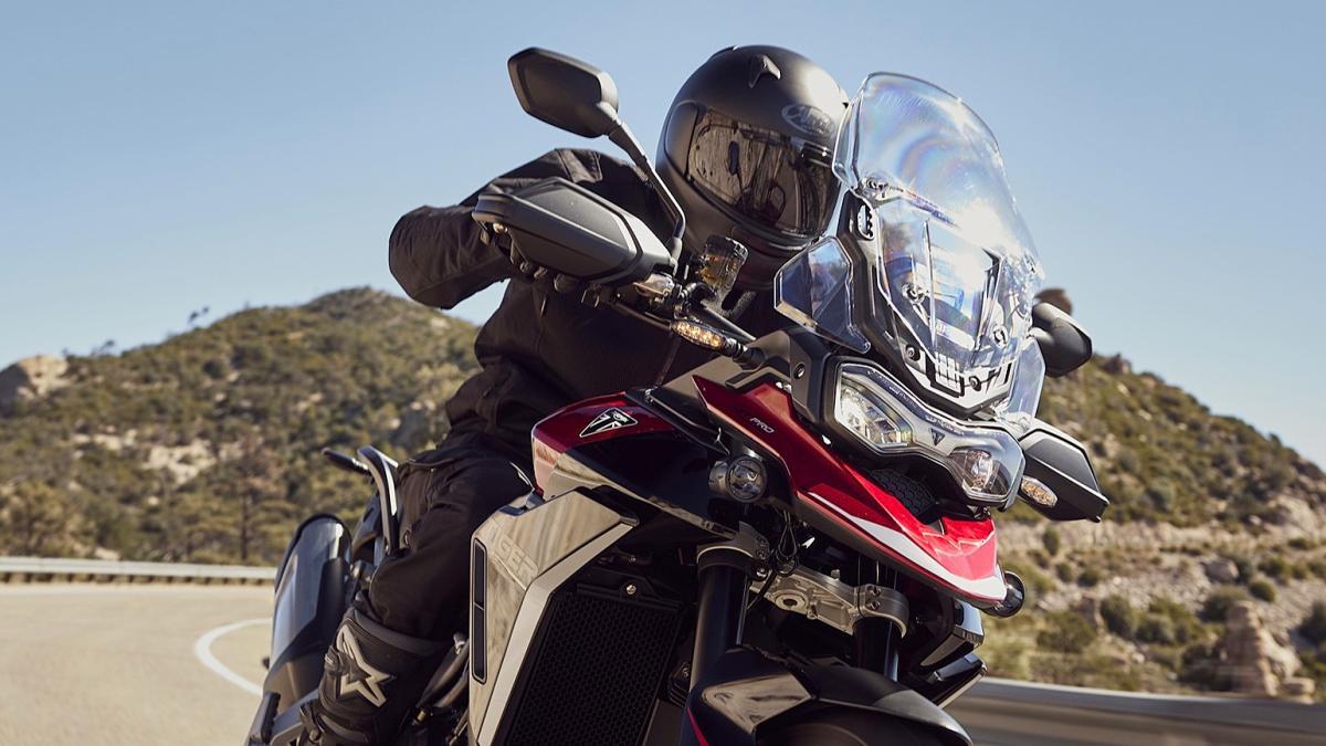 Ya puedes comprar una moto maxitrail para el carnet A2 de motor tricilíndrico y superequipada con un increíble descuento de lanzamiento