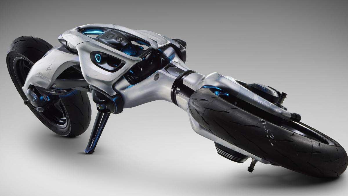 Es la moto autónoma inteligente capaz de tomar decisiones y de interactuar con su piloto, la MotoroiD:Λ