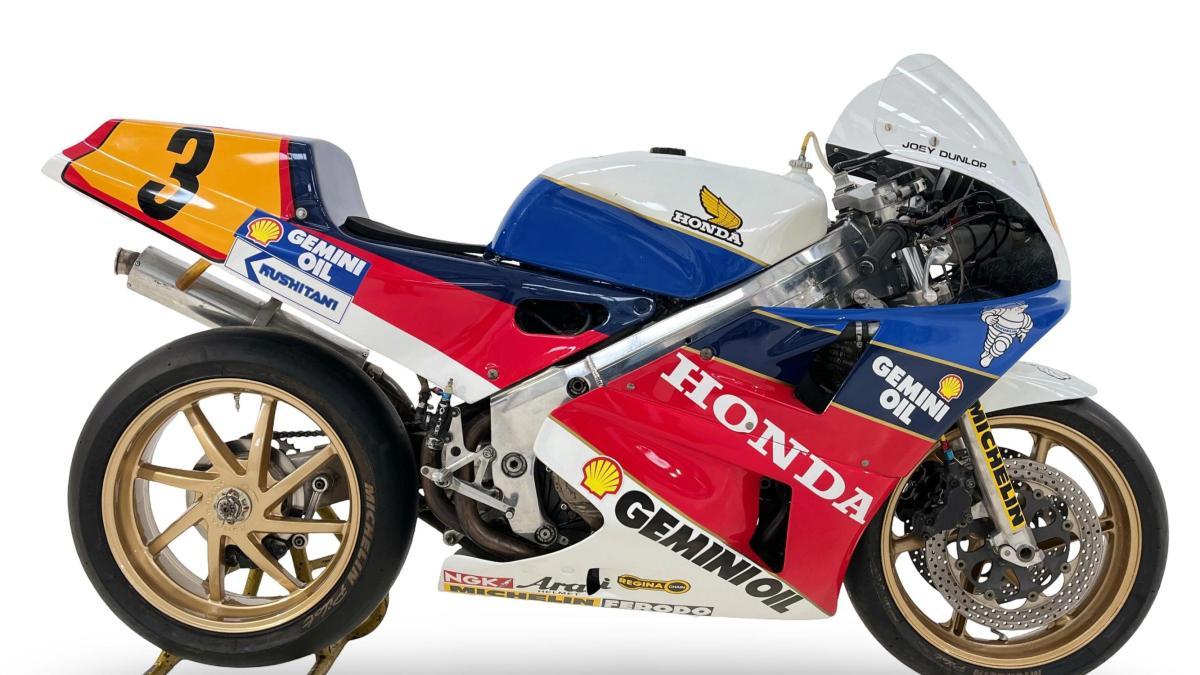 esto han pagado en Reino Unido por dos iconos de Joey Dunlop