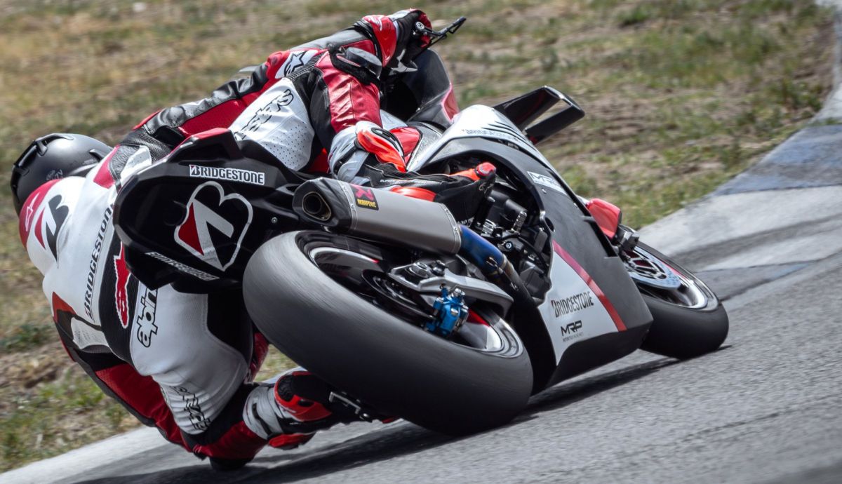 Bridgestone Racing Battlax V03, nuevo neumático slick de competición