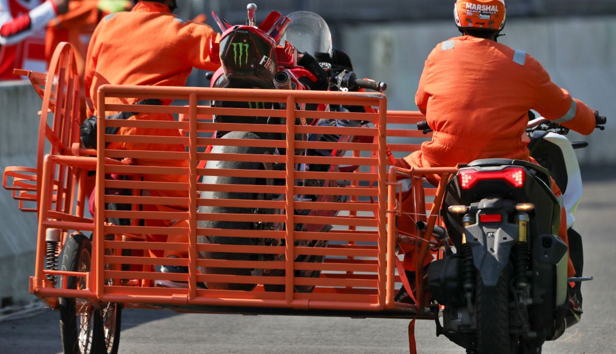 Marc Márquez sufre una lesión en su clavícula derecha y podría tener que ser operado