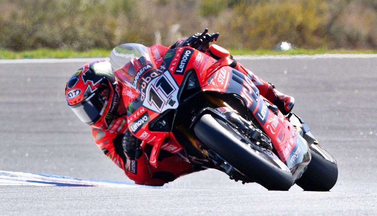 Nicolò Bulega impide el triplete de Toprak Razgatlioglu y el título se decidirá en Jerez