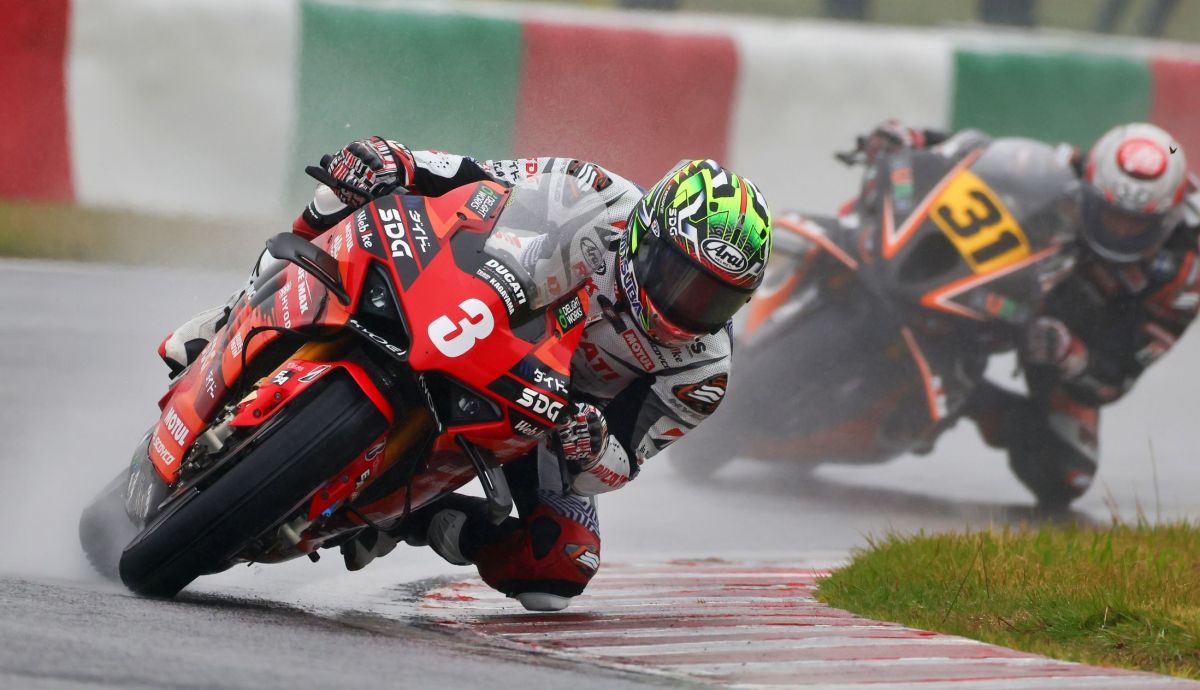 Ryo Mizuno surfea hacia el doblete en Suzuka ante Uramoto