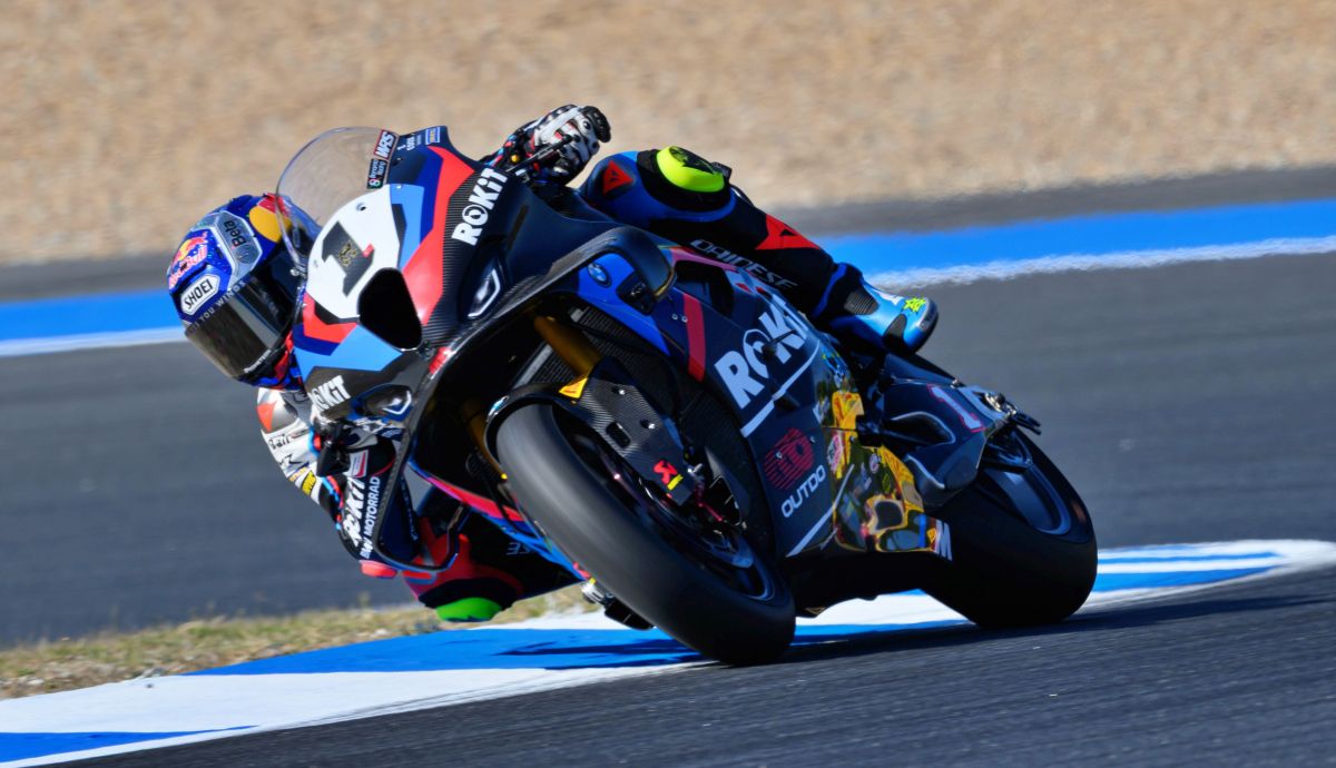 Toprak Razgatlioglu contiene a Nicolò Bulega con podio de Álvaro Bautista en Estoril