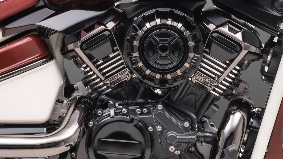 Rieju se estrena en las motos custom con una V2 muy guapa para el carnet A2 y una 125 para el carnet de coche, las Coaster 407 y 125