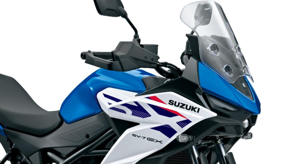 La legendaria SV vuelve convertida en una atractiva moto sport turismo low cost, la afilada y sugerente Suzuki SV-7GX