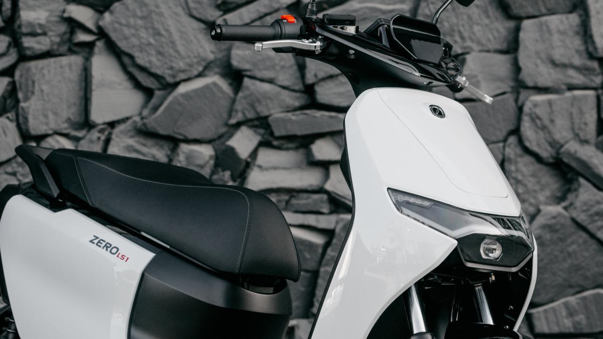 Esta marca americana presenta su primer scooter urbano para el carnet de coche, y es muy acertado y elegante, el LS1