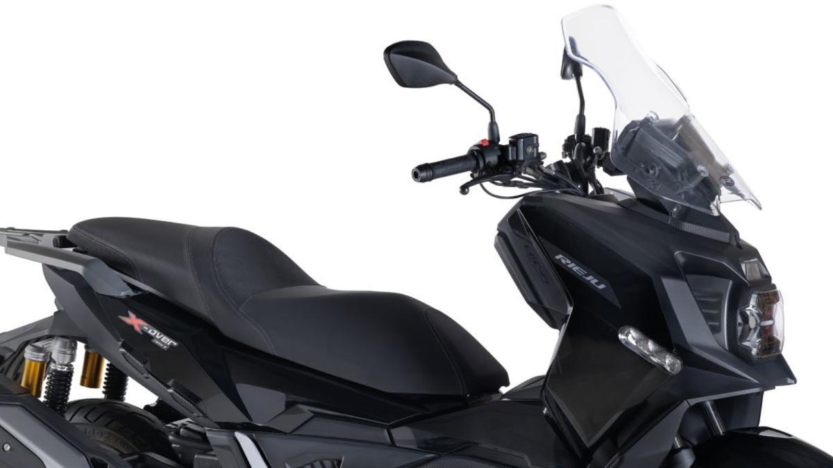 Rieju entra en el segmento de los maxiscooters todoterreno premium muy equipados con los X-Over 357 y 125