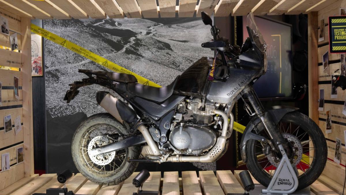 Esperábamos ver la Royal Enfield Himalayan 750 de serie en Milán, pero solo vimos el prototipo