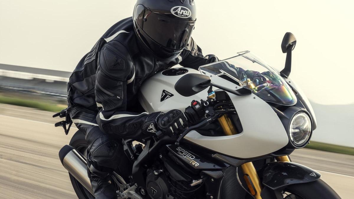¡Última llamada a los más rezagados! ¿Quieres conseguir tu moto más barata y con descuento extra? Pues corre que se acaba la promoción