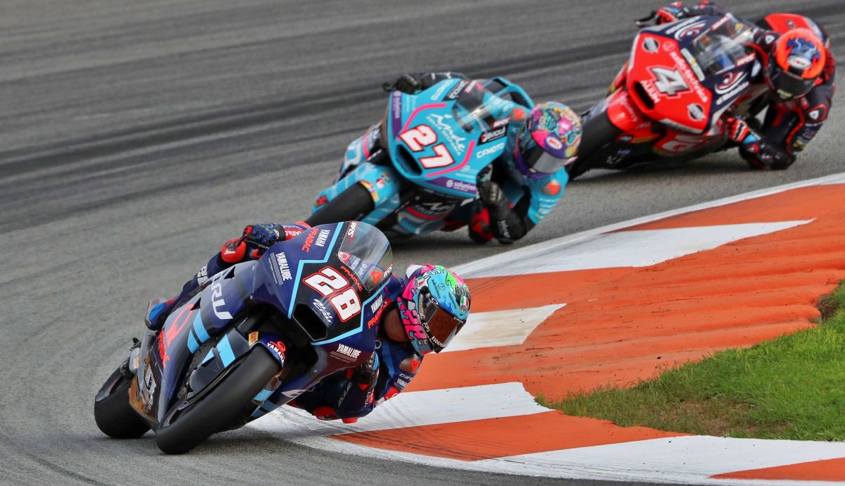 Izan Guevara se estrena como ganador en Moto2 en la coronación de Diogo Moreira