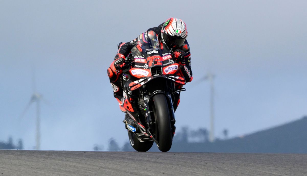 Pole de Bezzecchi ante Acosta y octavo BMW para Marc Márquez