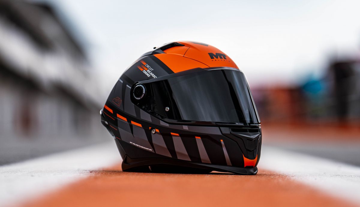 MT Helmets y el Circuit Ricardo Tormo lanzan un casco solidario por los afectados de la DANA