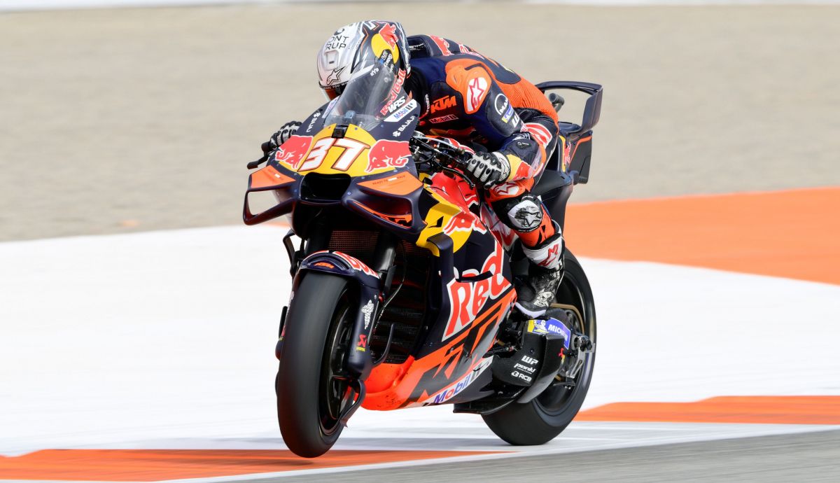 Pedro Acosta manda ante Marco Bezzecchi y Moreira se enreda