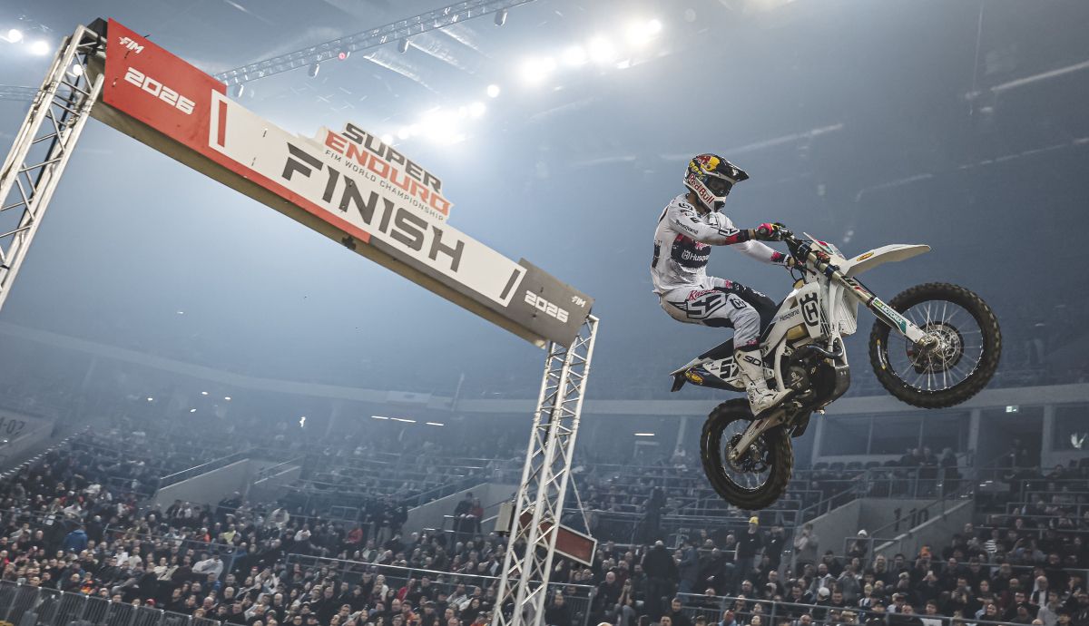 Billy Bolt, amo del Superenduro. Gana la primera prueba d...