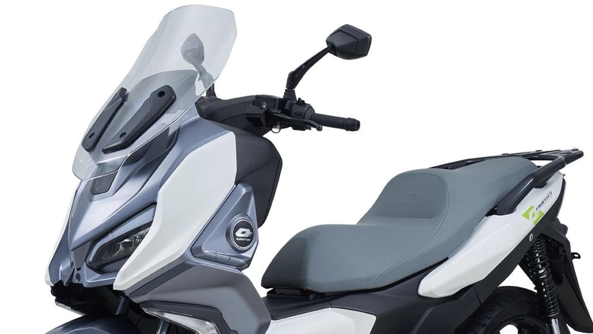 El scooter GT para el carnet de coche que promete sentar las bases de cómo debe ser un eléctrico, el OMO 07