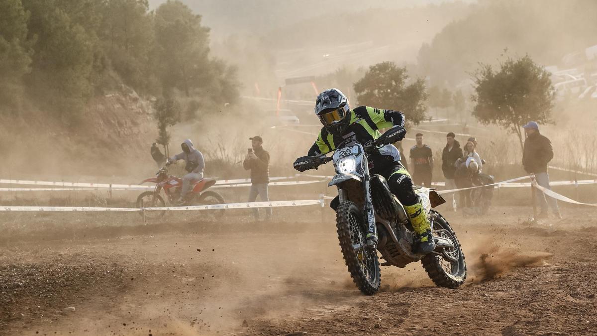 Triumph debuta en la EnduRoc 2025 y deja claro que sus nuevas TF 250-E y TF 450-E están listas para la acción