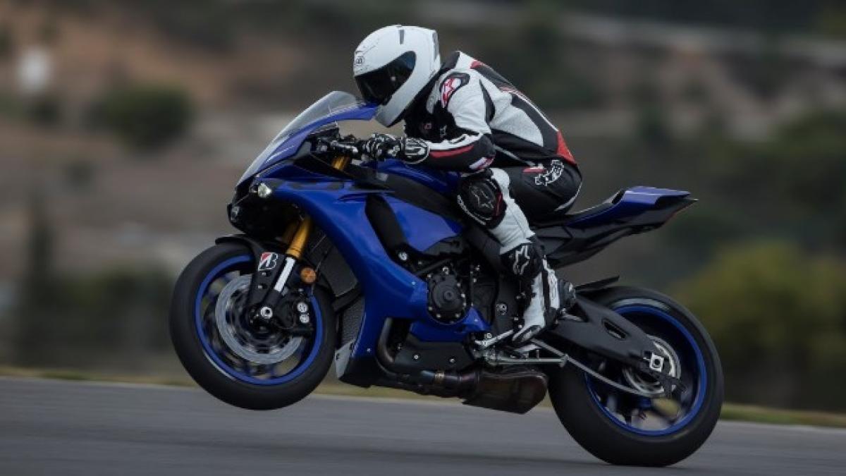 Yamaha patenta un escape anticaballitos y que ayuda a trazar las curvas