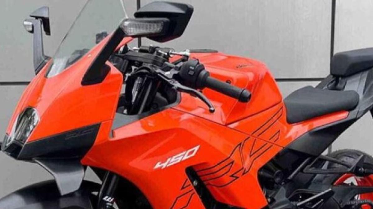 La nueva deportiva ligera de KTM para el A2 montará motor bicilíndrico: es la RC 450