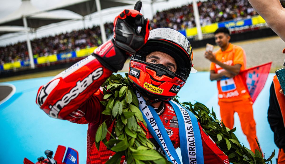 Marc Márquez supera a Valentino Rossi y ya solo tiene por delante a Ángel Nieto