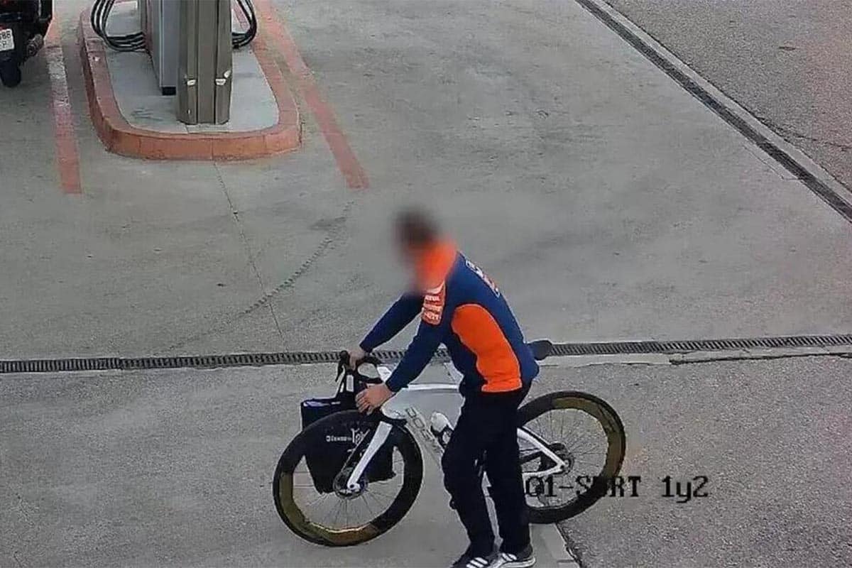 Ni Mortadelo… Se disfraza de mecánico, roba la bici de 20.000 euros de Martín y la Guardia Civil termina deteniéndolo