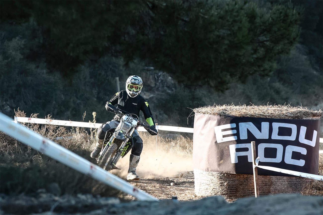 Triumph saca todo su arsenal a pasear en la EnduRoc 2025