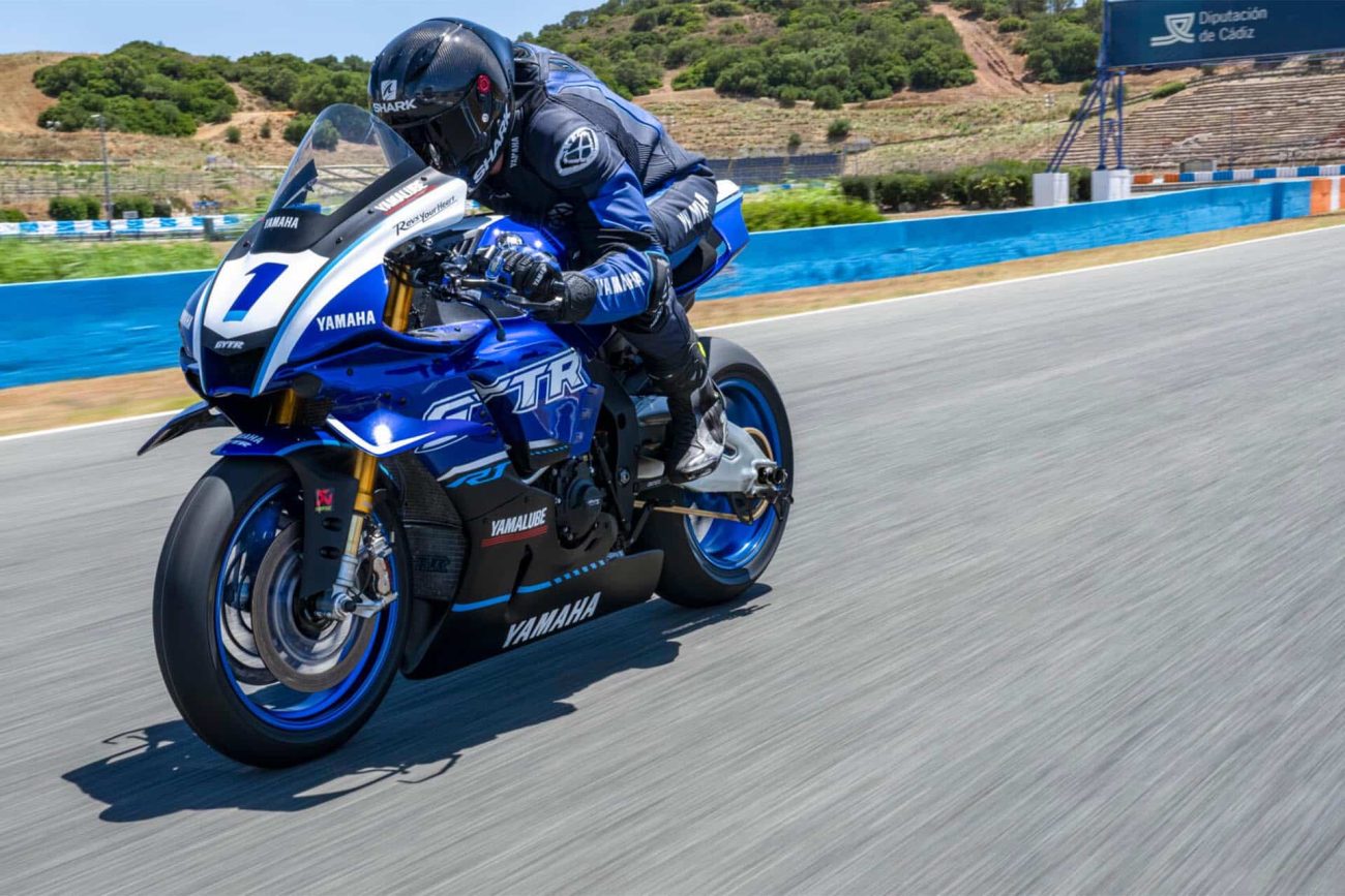 Yamaha podría traer de vuelta a la R1, pero mejorada