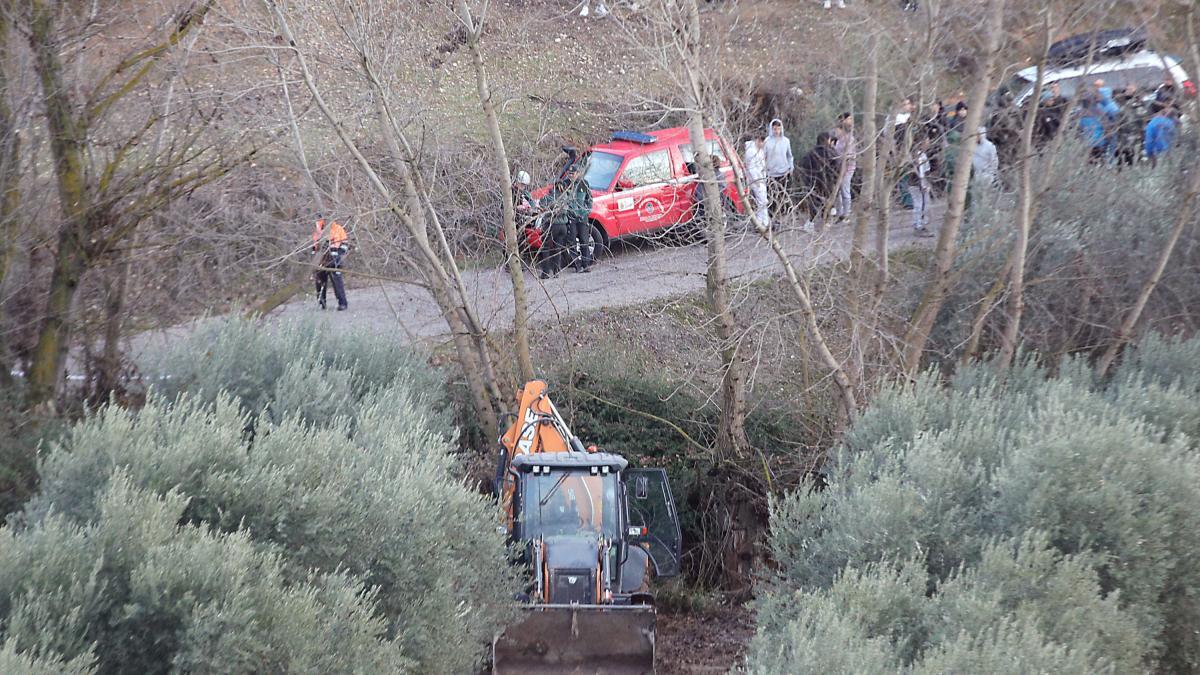 un motorista fallece al intentar cruzar un arroyo en Granada