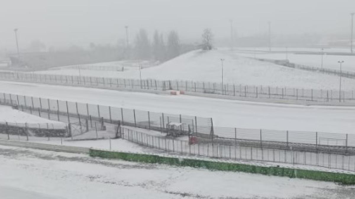 Los circuitos de Misano y Mugello están en las condiciones ideales para rodar con motos... de nieve