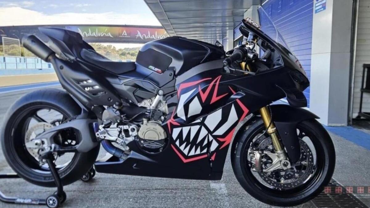 La Ducati Panigale V4 R de un piloto... de KTM