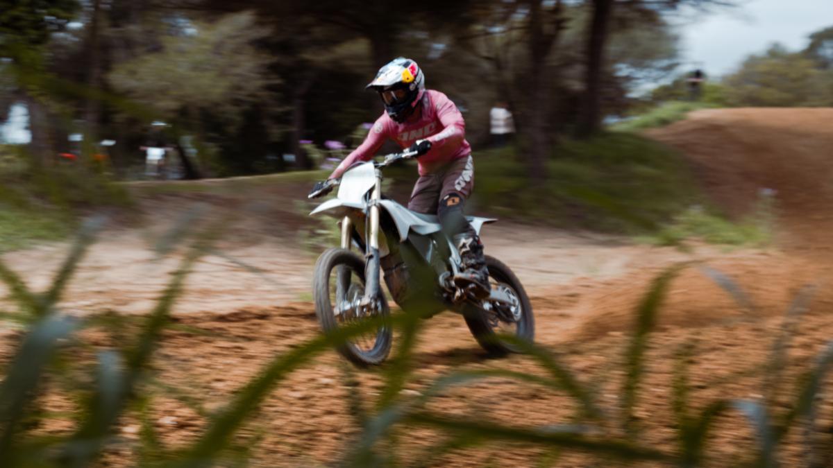 La marca española de motos eléctricas de altas prestaciones más exitosa prepara una revolución con una firma tecnológica china