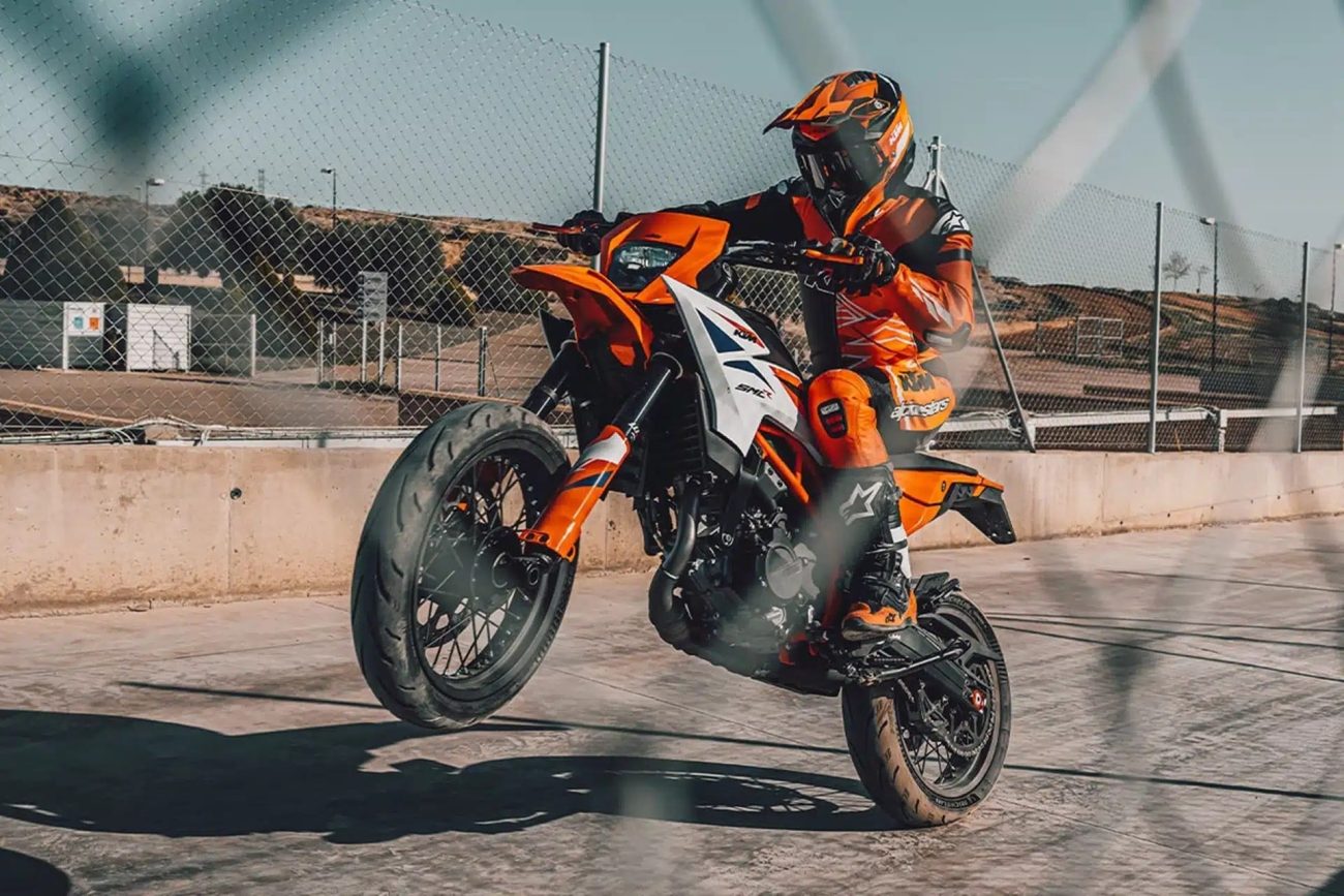 KTM llama a revisión a los modelos 2025/2026 de 390 Adventure R, Adventure X, Enduro R y SMC R